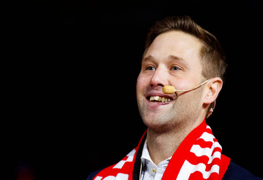 Tidigare örebrospelaren Henrik Löwdahl får sin tröja