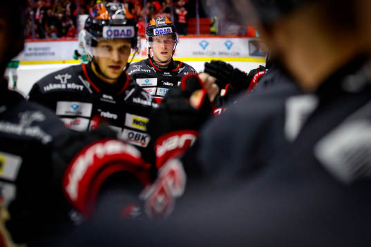 Örebros Elias Ekström jublar vid 1-0