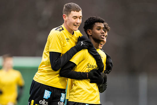 Elfsborgs Simon Edman jublar med Robin Svernfors