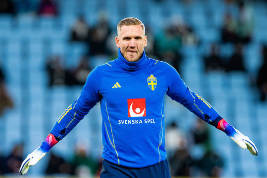 goalkeeper Robin Olsen of Sweden