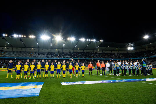 Players of Sweden and of Algeria