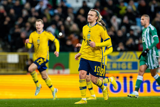 Emil Forsberg of Sweden celebrates