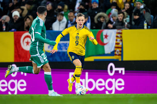 Youcef Atal of Algeria and Jesper Karlsson of Sweden
