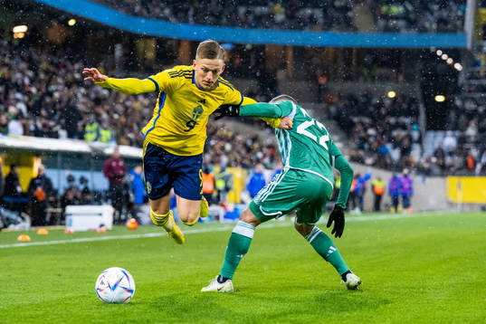 Jesper Karlsson of Sweden and Ismael Bennacer of Algeria