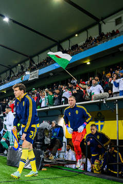 Victor Nilsson Lindelöf and goalkeeper Robin Olsen enters