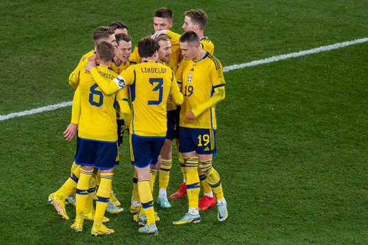 Emil Forsberg of Sweden celebrate with teammates