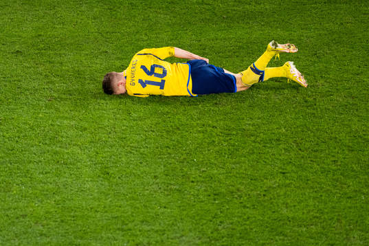 Viktor Gyökeres of Sweden in pain