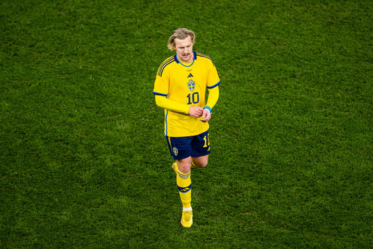 Emil Forsberg of Sweden is substitited off