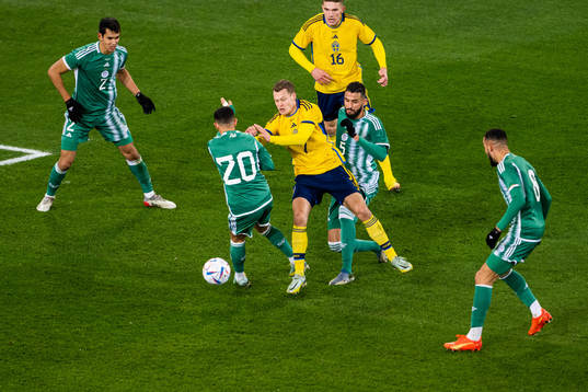 Youcef Atal and Ahmed Touba of Algeria against Viktor
