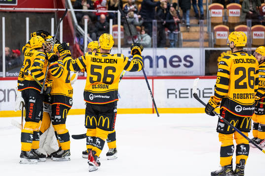 Skellefteås spelare jublar