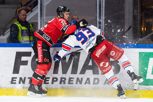 Luleås Oscar Engsund och Oskarshamns Cameron Brace