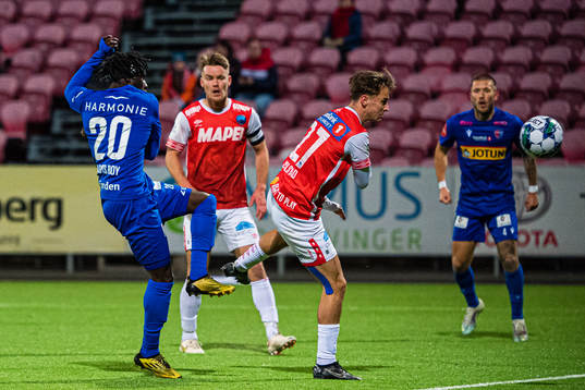 Franklin Daddys Boy Nyenetue of Sandefjord scores the 0-1
