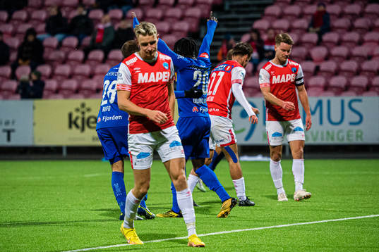 Franklin Daddys Boy Nyenetue of Sandefjord celebrates