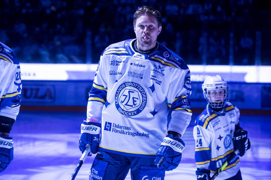 Leksands Jonas Ahnelöv innan ishockeymatchen i SHL mellan