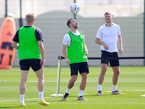 Bläddra bland fler bilder av Fotboll, VM, danmark, träning