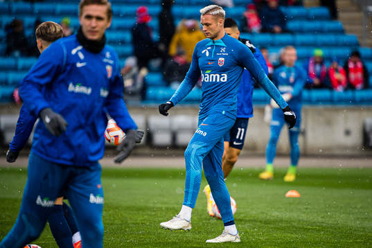 Stian Rode Gregersen of Norway warms up