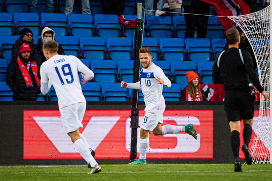 Benjamin Källman of Finland celebrates