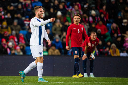 Benjamin Källman of Finland celebrates