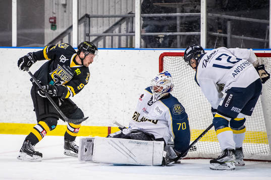 Panterns Brian Liechti i en situation där han gör 5-0 men