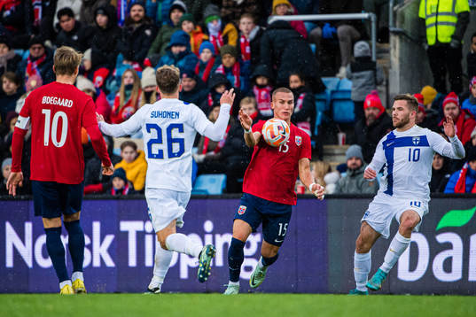 Leo Skiri Østigård of Norway and Benjamin Källman of