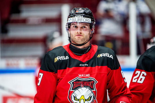 Malmö Redhawks Kim Rosdahl värmer upp