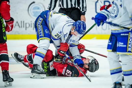 Leksands Patrik Noren mot Malmö Redhawks Fredrik