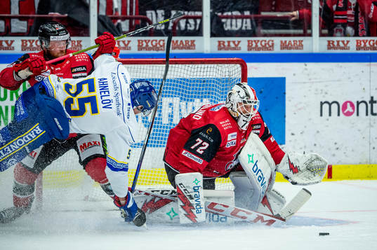 Leksands Jonas Ahnelöv mot Malmö Redhawks Joakim Ryan och
