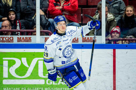 Leksands Emil Heineman jublar avgörande straffen