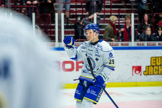 Leksands Emil Heineman jublar avgörande straffen