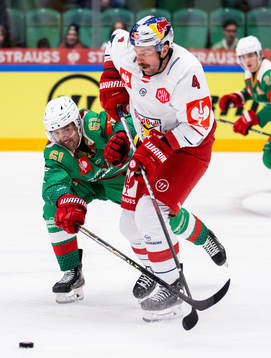 Ludvig Larsson of Rögle and Andrew MacWilliam of RB