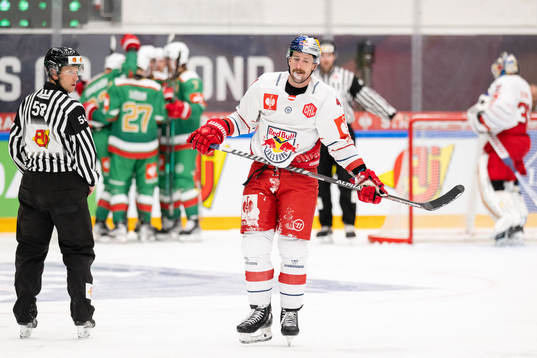 Andrew MacWilliam of RB Salzburg looks dejected