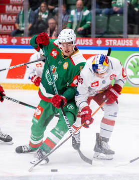 Marco Kasper of Rögle and Peter Hochkofler of RB Salzburg