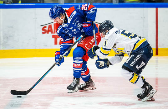 Oskarshamns Lukas Pilö och HV71s Andy Miele