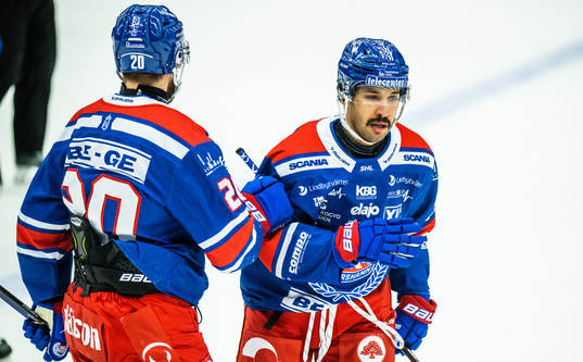 Oskarshamns Cameron Brace jublar