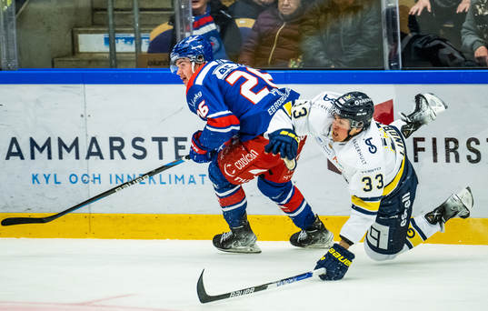 Oskarshamns Lukas Pilö och HV71s Måns Lindbäck