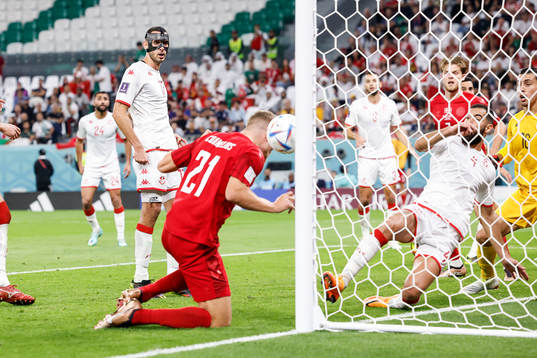 [DK=20221122: Andreas Cornelius, Danmark, misbruger en stor
