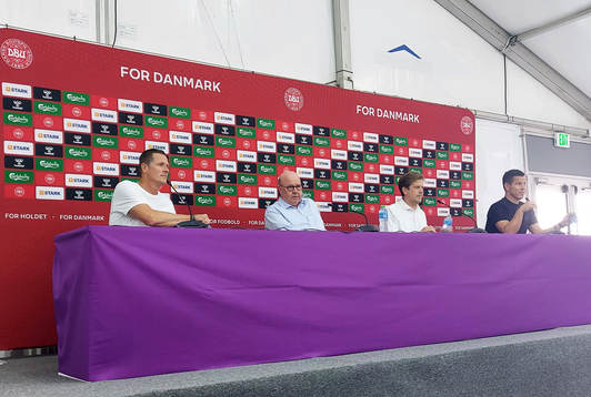 Bläddra bland fler bilder av Fotboll, VM, Danmark, Presskonferens