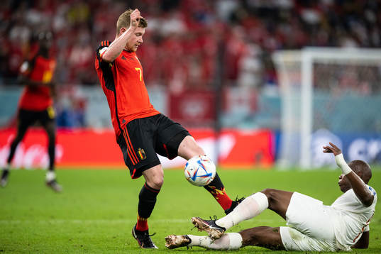 Kevin de Bruyne of Belgium and Kamal Miller of Canada