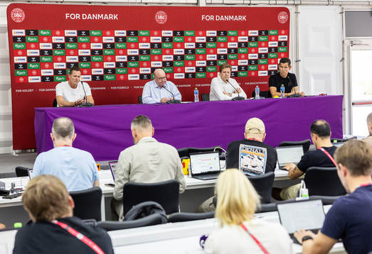 [DK=20221123: Pressemøde i Doha, Qatar - Peter Møller,