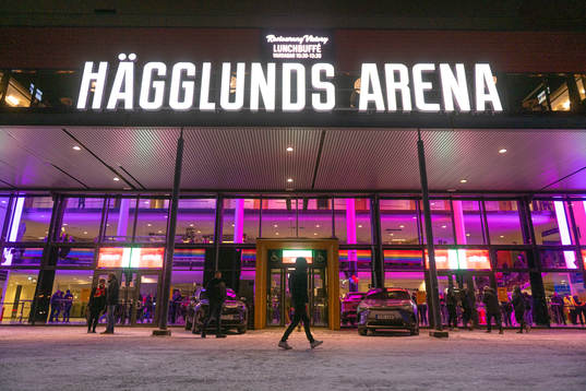 Hägglunds Arena innan ishockeymatchen i Hockeyallsvenskan