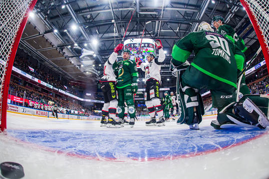 Malmö Redhawks Carl Söderberg jublar