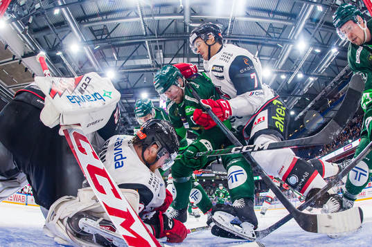 Malmö Redhawks målvakt Daniel Marmenlind, Joakim Ryan och