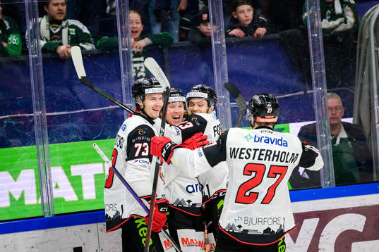 Malmö Redhawks Marcus Sylvegård jublar