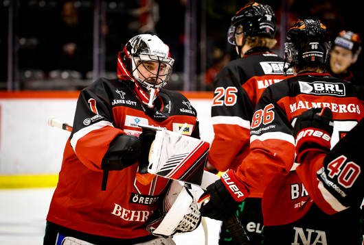 Örebros målvakt Jhonas Enroth deppar