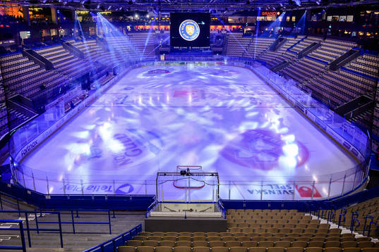 Interiör vy av Vida arena före ishockeymatchen i SHL
