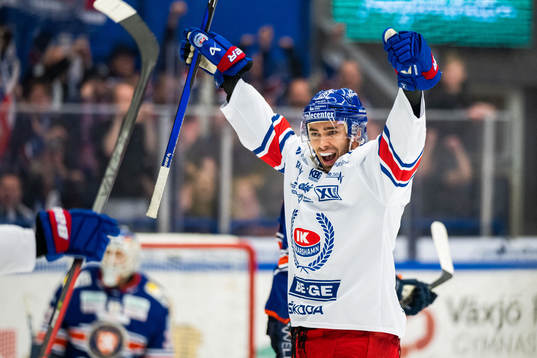 Oskarshamns Ahti Oksanen jublar