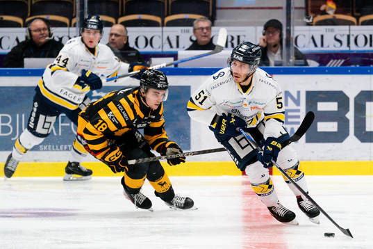 HV71s Andy Miele och Skellefteås Elias Stenman