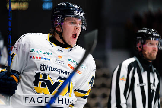 HV71s Emil Andrae