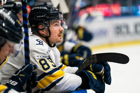 HV71s Mikkel Bödker deppar