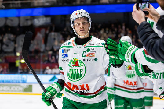 Rögles Anton Bengtsson jublar